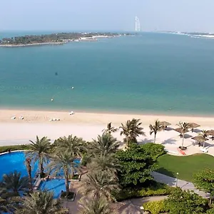 https://royal-club-palm-jumeirah.hotel-dubai.com